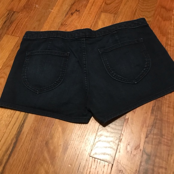 Military inspired gold buttoned denim shorts - Picture 5 of 7